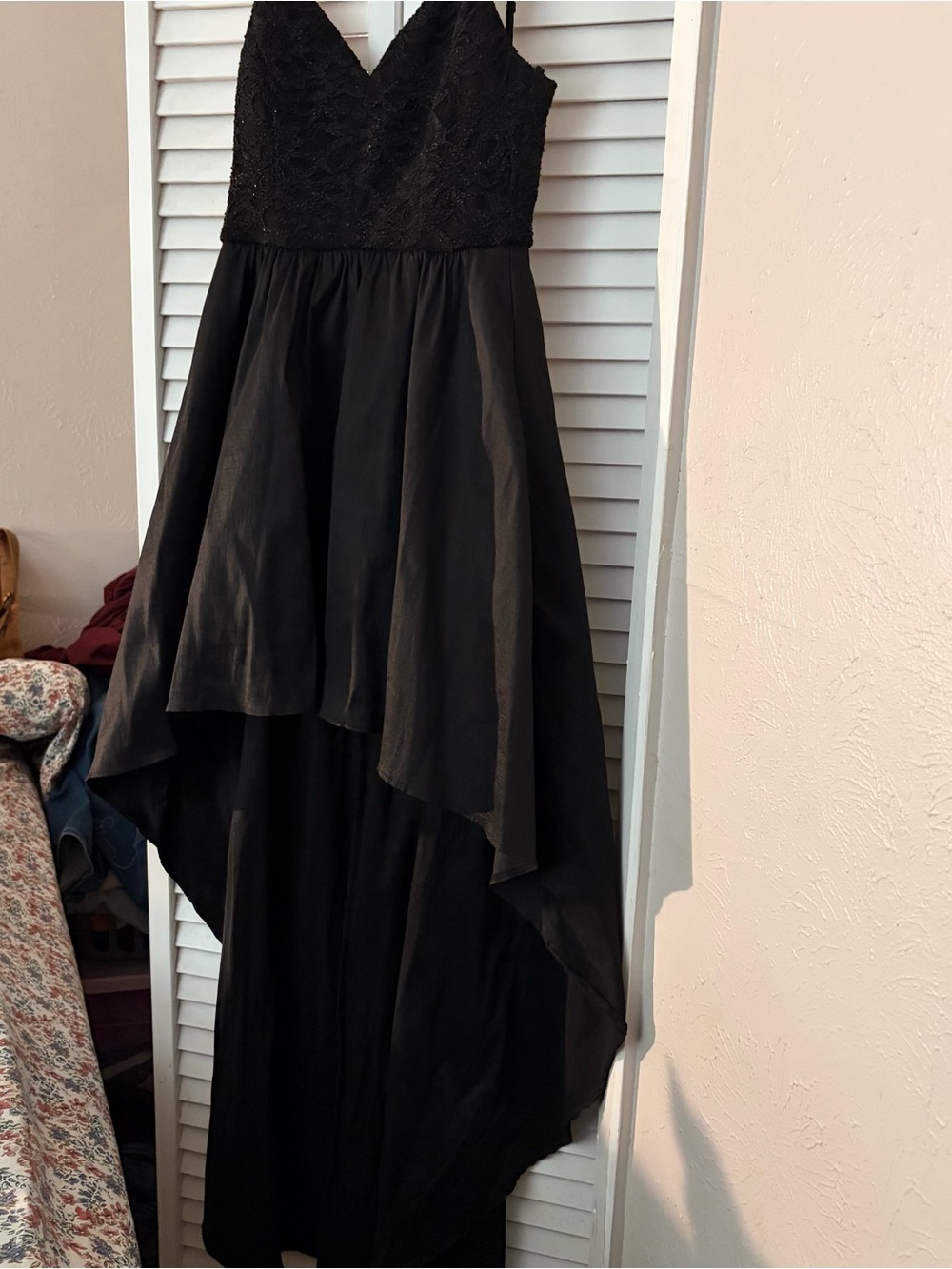 B. Smart Black Lace Bodice High-Low Evening Dress